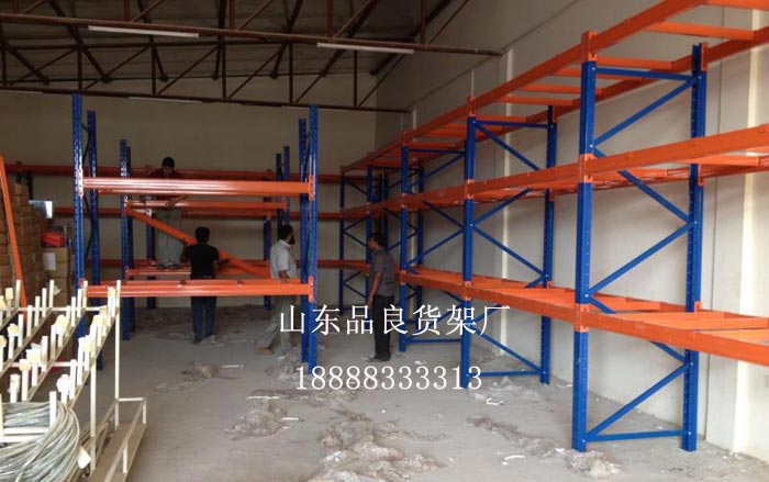 發(fā)往國外橫梁式貨架